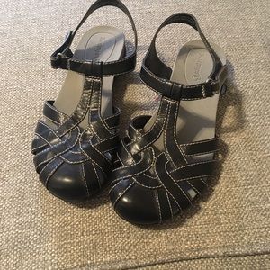 Baretraps size 9W Sandal